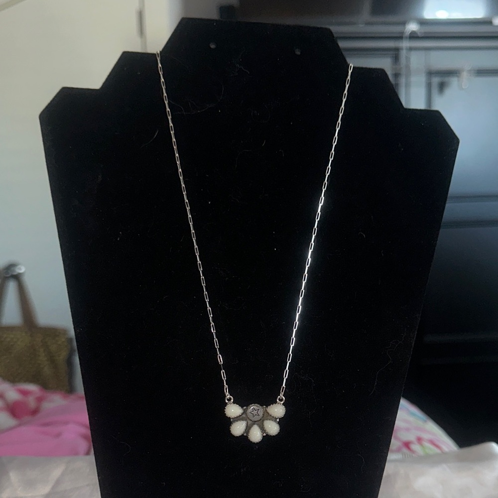 Krush Kandy Glow in the Dark Stones with a Star